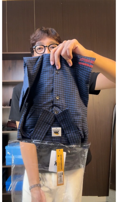 cakep emang ni kemeja boxy #RacunShopee #OOTDFashionShopee