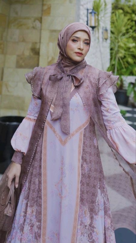#syaribranded #syaripremium #gamispestajumbo #gamisjumbo #syarilebaran #dresslebaran #dresskondangan #gamiskondangan #gamispestamewah #syaripestamewah