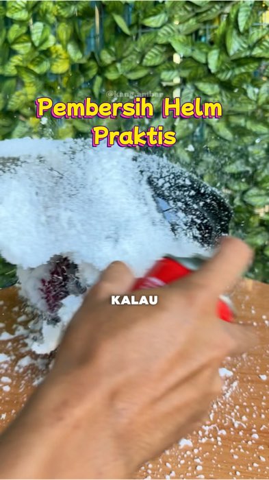 Pembersih helm tanpa perlu dibilas air #hafezhelmetfoam #pembersihhelm