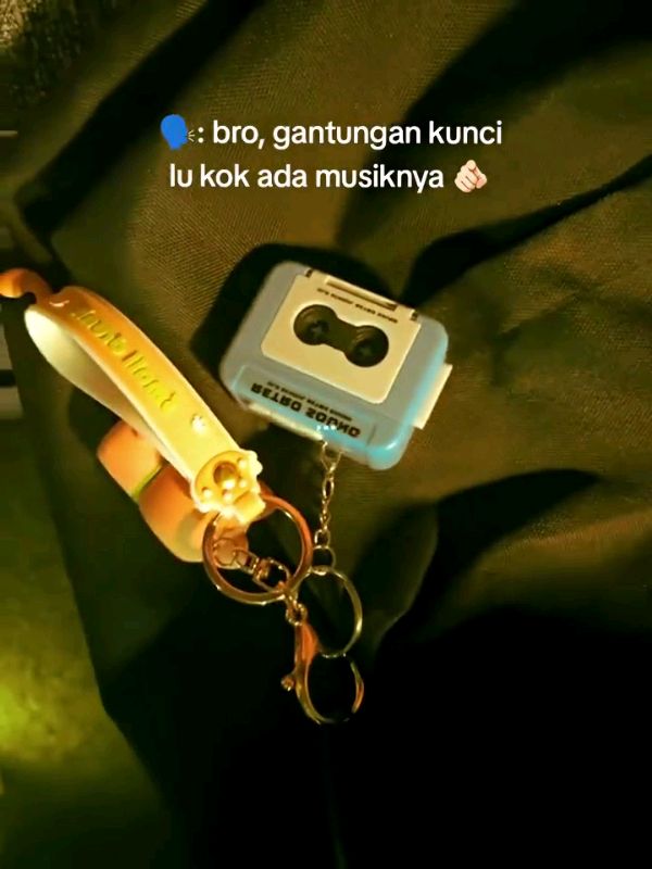 Gantungan Kunci Ada suaranyaa yukk belii #affliateshopee #RacunShopee #gantunganunik #musikmini #retro #ShopeeCOD #ambilpromonyadisini🛍