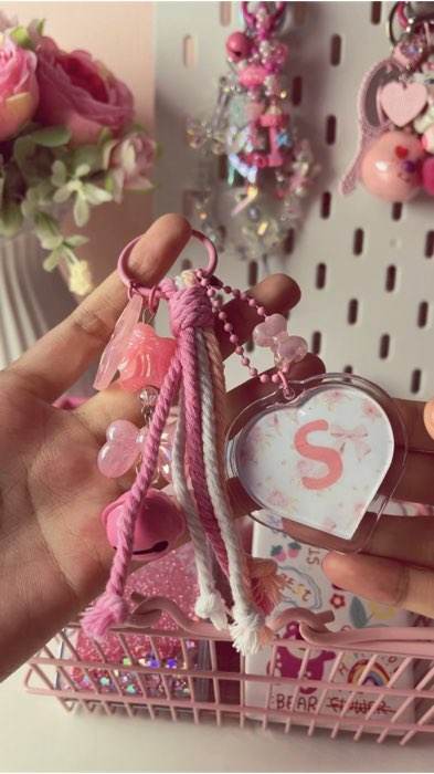 🎀🛍️🤍🛼 #ViralDiShopeeVideo #keychain #GaNyeselBeliIni #gantungankunci #masukberanda #masukberandafyp #viralvideo #viral #CODinApa #Cashback40Persen