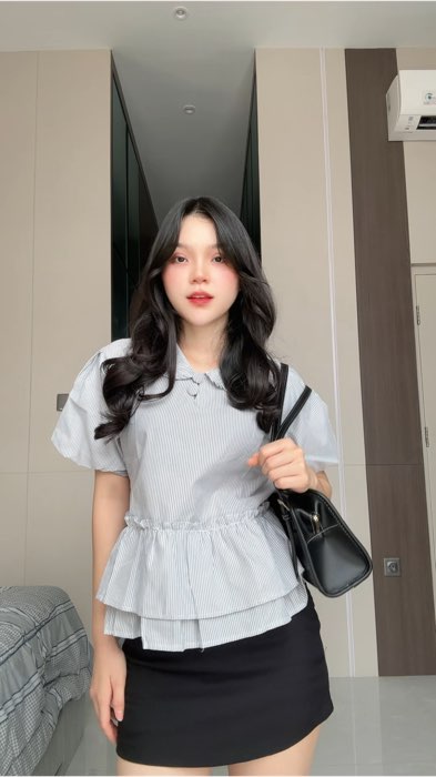 cute tops + short skirt 💙 #rekomendasioutfit #atasancewek #topcantik #puffyblouse #OOTDFashionShopee #RacunShopee
