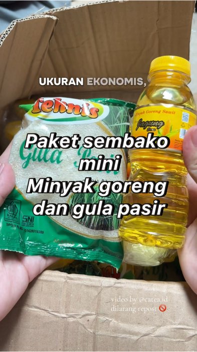 Jumat berkah buat sedekah lebih praktis deh udah ada ukuran ekonomis minyak dan gula 🌸❤️😍 #paketsembako #jumatberkah