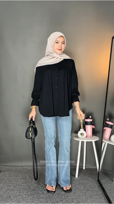 Rekomendasi kemeja blouse adem #RacunShopee #ShopeeLook #ViralDiShopeeVideo #ShopeeFashionHaul #OOTDFashionShopee #ShopeeCOD #kemejawanita