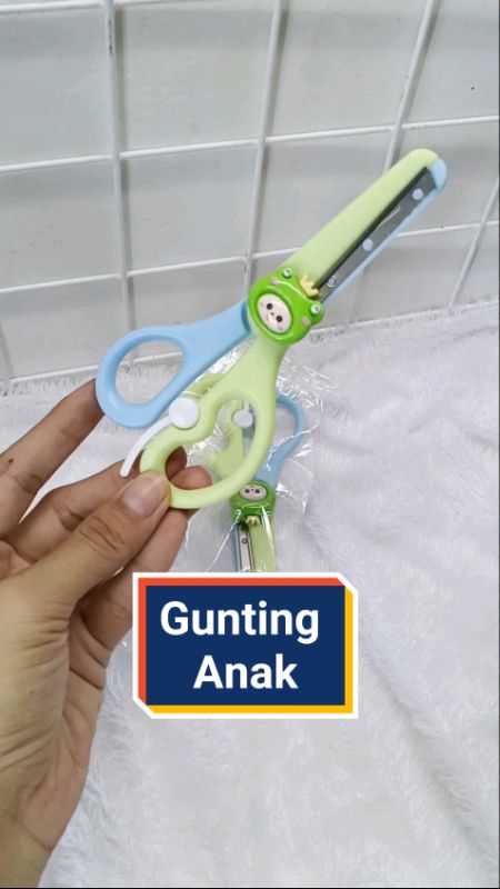 Gunting anak karakter / Gunting portabel mini untuk anak #Guntinguntukanak #guntinganak #guntingmini #guntingmurah #GratisOngkirRP0 #SpillRacunShopee