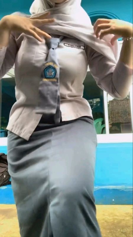 SERAGAM CANTIK 😍😍😍 #seragamsma #seragamcantik #seragamsekolah #seragamSmaPerempuan #putihabuabu #sma #seragamosissma #seragamsmawanita #RacunShopee