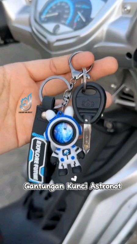 gantungan kunci astronot