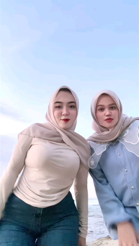 #OOTDFashionShopee #ShopeeFashionHaul #FashiondiShopee #RacunShopee #ViralDiShopeeVideo #blouseknit #basyiratop #atasanwanitalenganpanjang #kaoswanita
