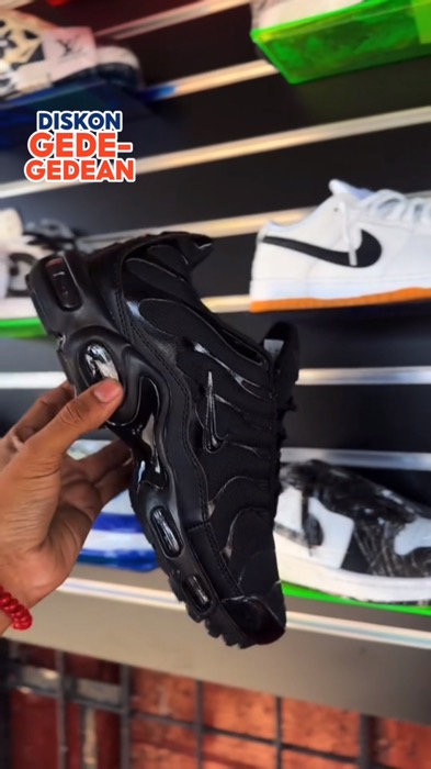 Sepatu NIK PLUS TN OG😍🦋#SpillRacunShopee #ShopeeFashionHaul #ShopeeLook #RacunShopee #ShopeeCOD #ViralDiShopeeVideo #1111bigsale #99DibelanjainShope