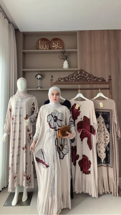 Gamis adem cantik muat bb 90kg… yg pasti murah banget