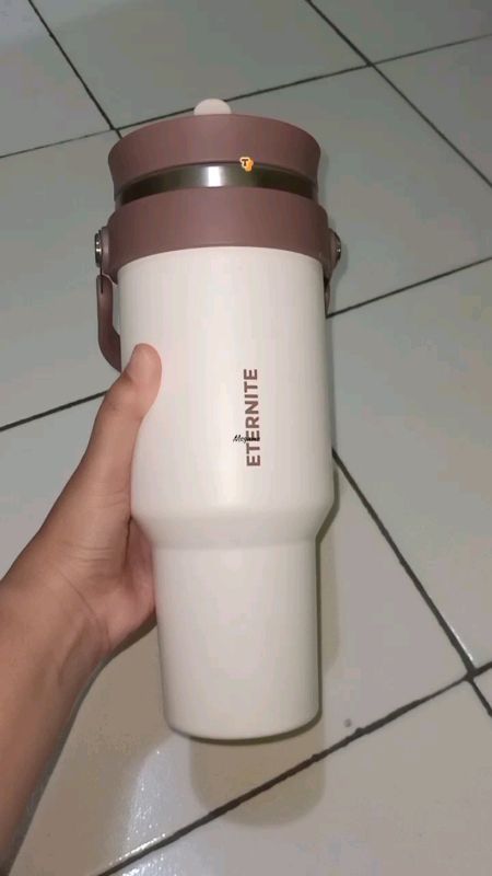 Botol minum kekinian nih, cantik banget dibawa kemana" #eternite #ETERNITEtumblr #tumbleraestethic #tumblerviral #tumblerstainless #tumblertahandingin