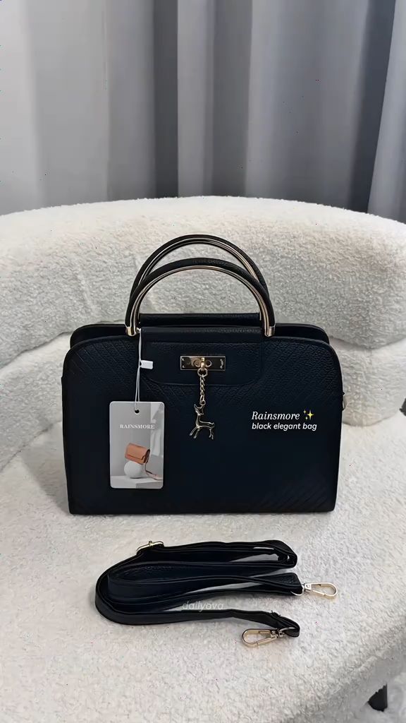 Tas kantor hitam ini besar banget! Muat laptop + dokumen, bisa diselempang. Stylish buat kerja atau traveling. Dapat sekarang!#taswanita #tasselempang