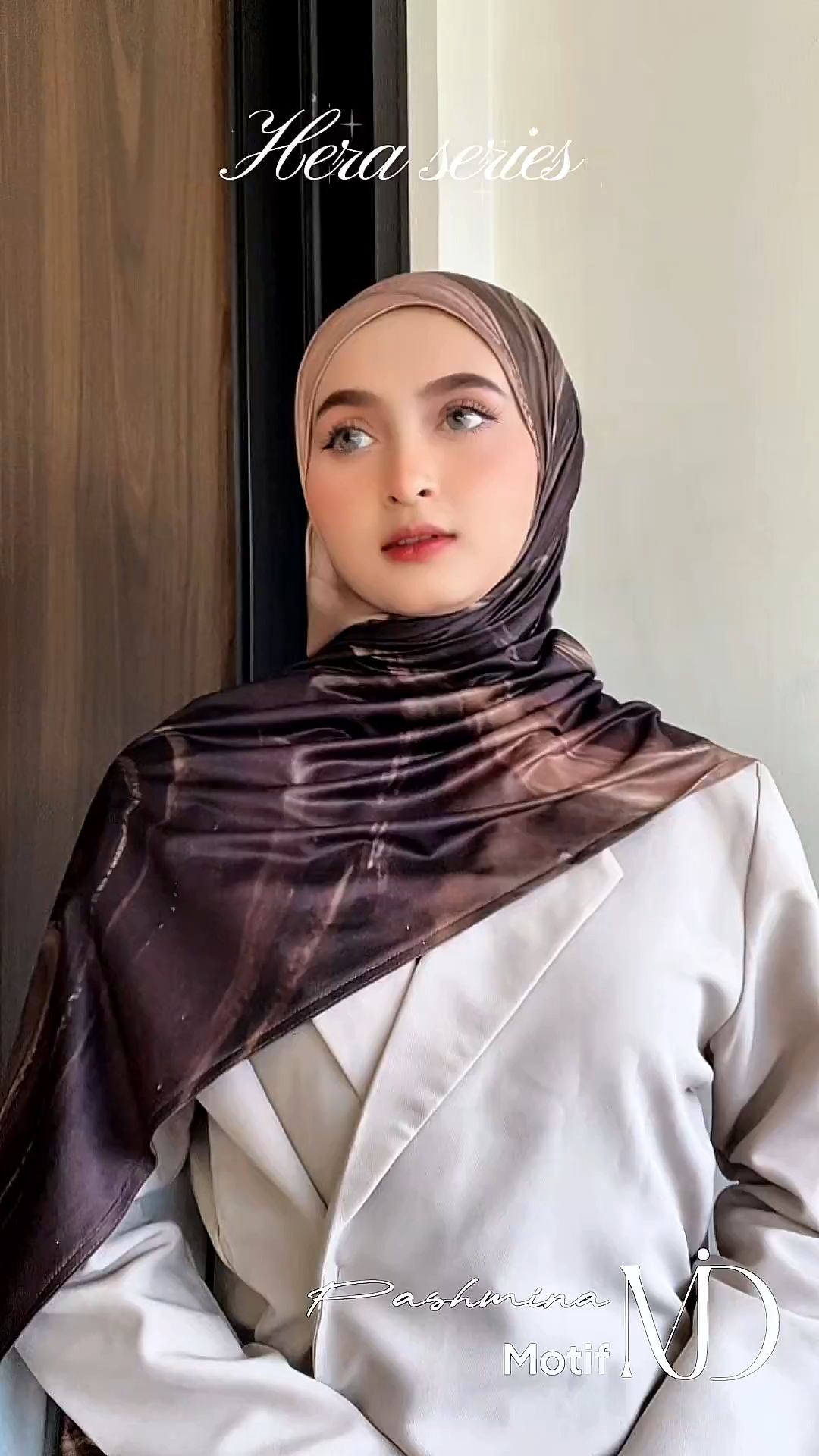 pashmina printed jersey motif hera series, checkout now#HijabMudymudy #pashminaprinted #pashminajersey #pashminamotif #berandashopee