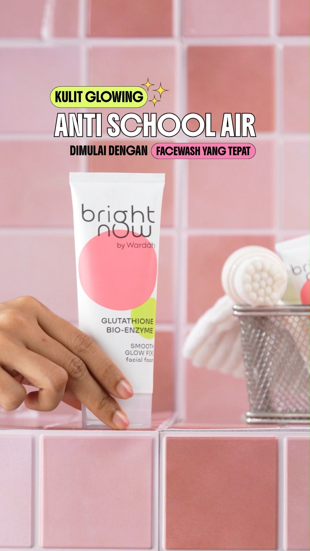 Kulit keset setelah cuci muka tidak sama dengan kulit bersih loh!
Kalau cleansing terlalu harsh, kulit bisa terasa kering, kusam, dan nggak nyaman.