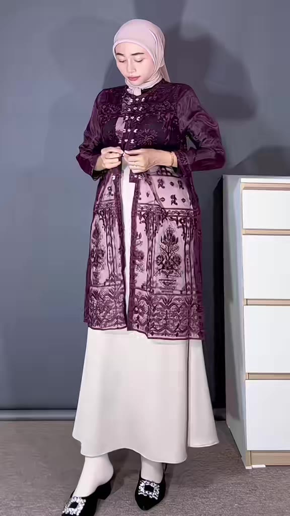 Lebaran pakai burgundy mix cream💌✨ #ad #lebaranoutfit #lebaransebentarlagi #fypage
