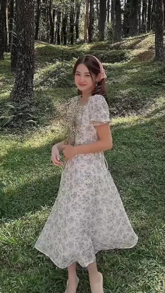 floral dress for garden date #floraldress #gardendate #dress #girlthings #girlstuff