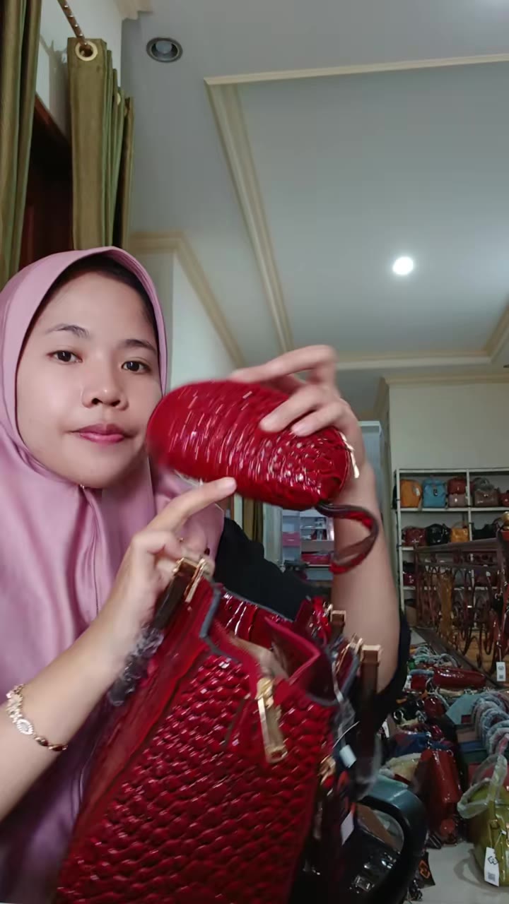 yang mau langsung di co ajah kak klik keranjang kuning ya kak #taswanita #taswanitamurah #selempangwanita #selempang #original #gunjeoriginal