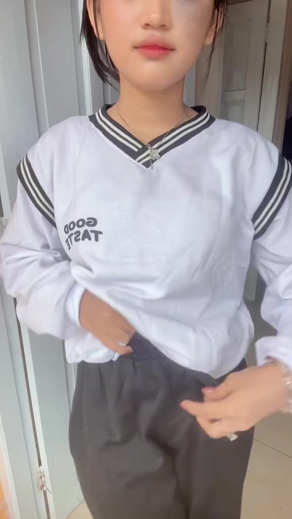 #setelan #atasanbawahan #bajudancelana #setelanwanita #bajuputih #setelansweater #sweaterwanita #goodchoice #rekomendasi #bajuwanita #atasanwanita