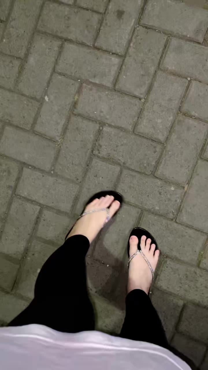 sandal sebagus ini cuma 30ribuu 🥰
